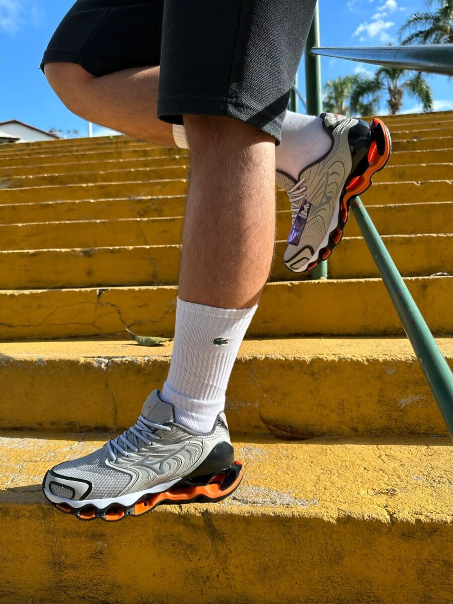 Tênis Wave Prophecy 12 Masculino Mizuno Cinza/Laranja - Image 3