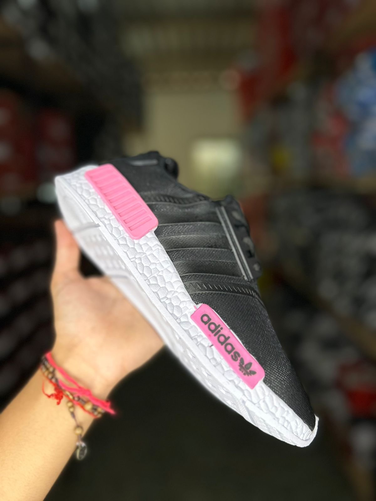 Tênis NMD Feminino Adidas Preto/Rosa - Image 3