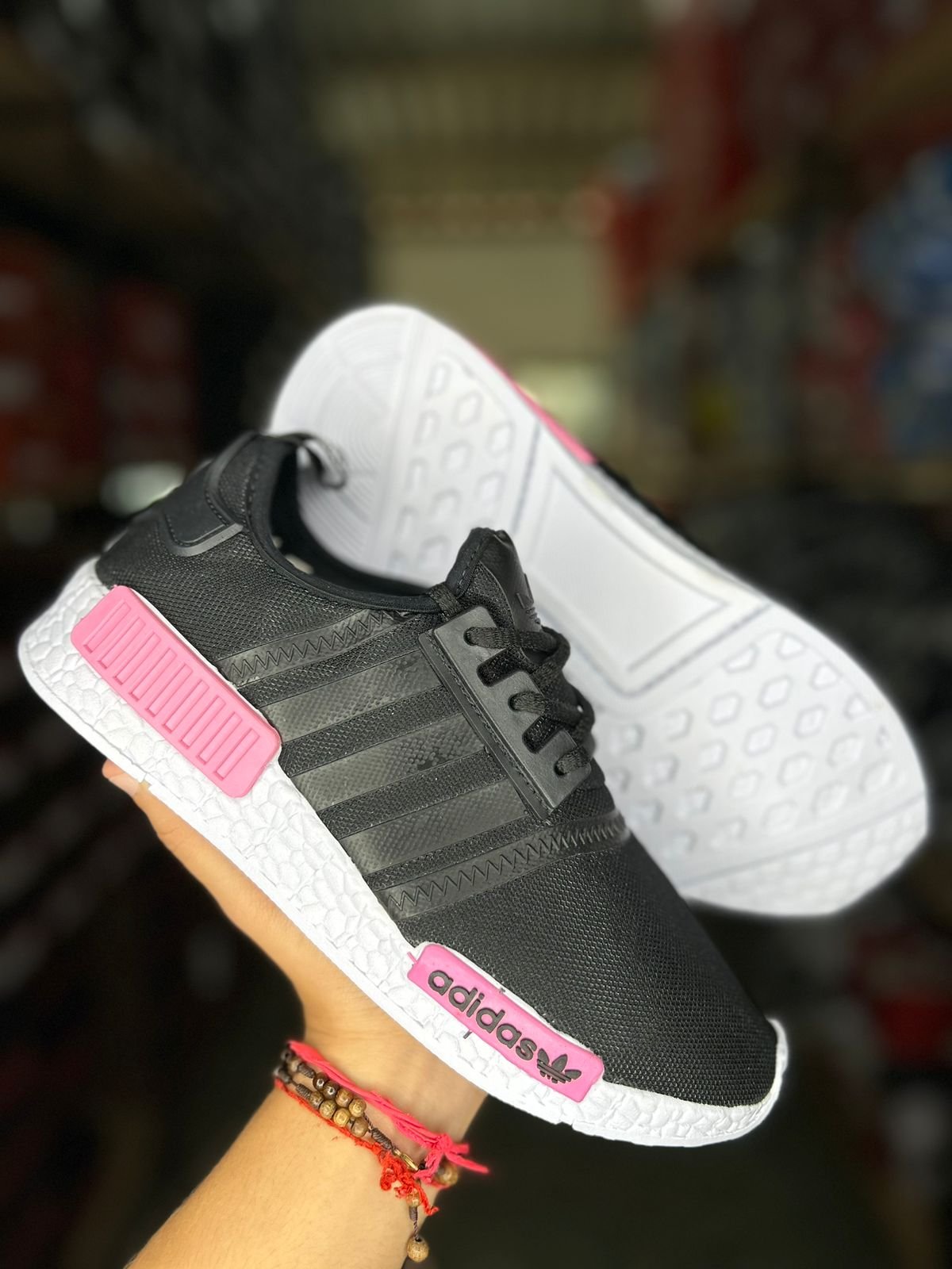 Tênis NMD Feminino Adidas Preto/Rosa - Image 2