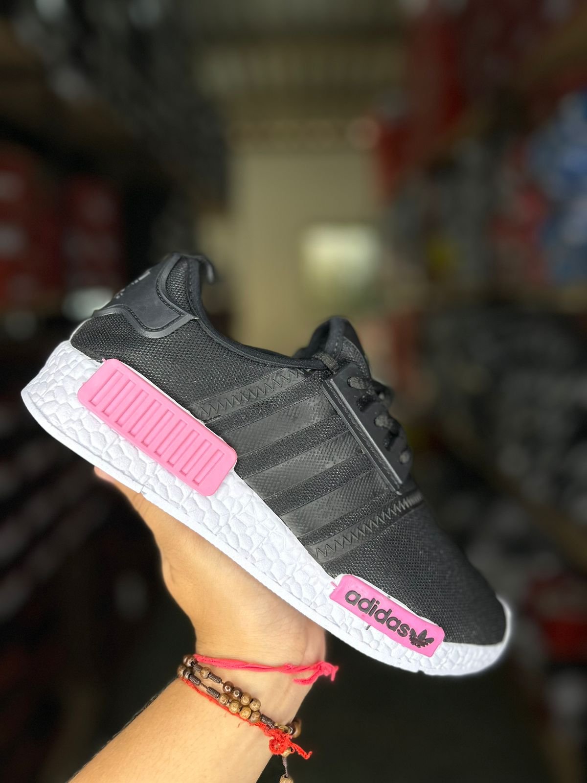 Tênis NMD Feminino Adidas Preto/Rosa
