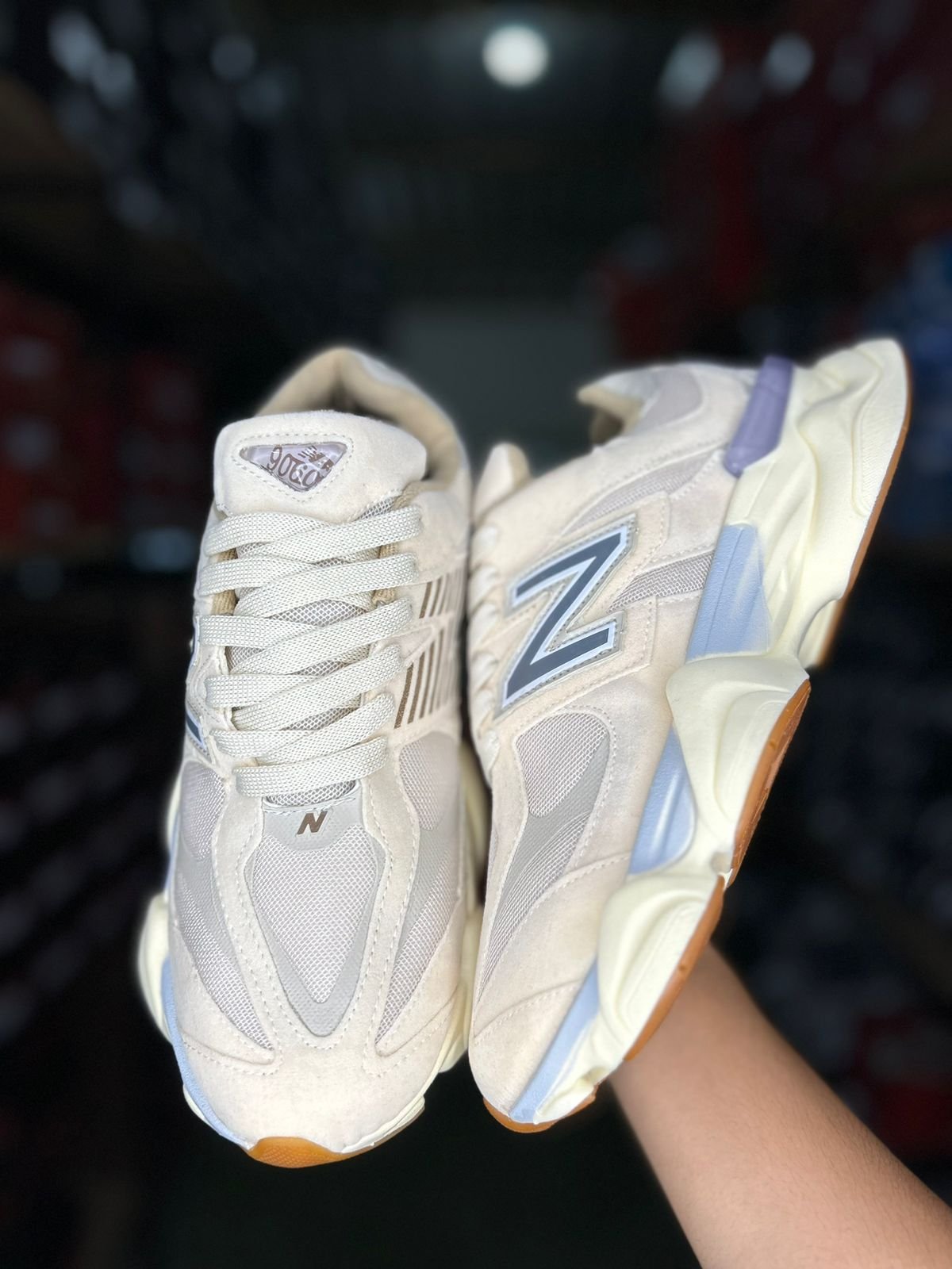 Tênis 9060 Unissex New Balance Creme/prata - Image 2