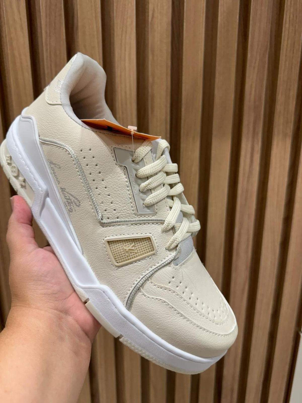 Tênis Louis Vuitton Creme