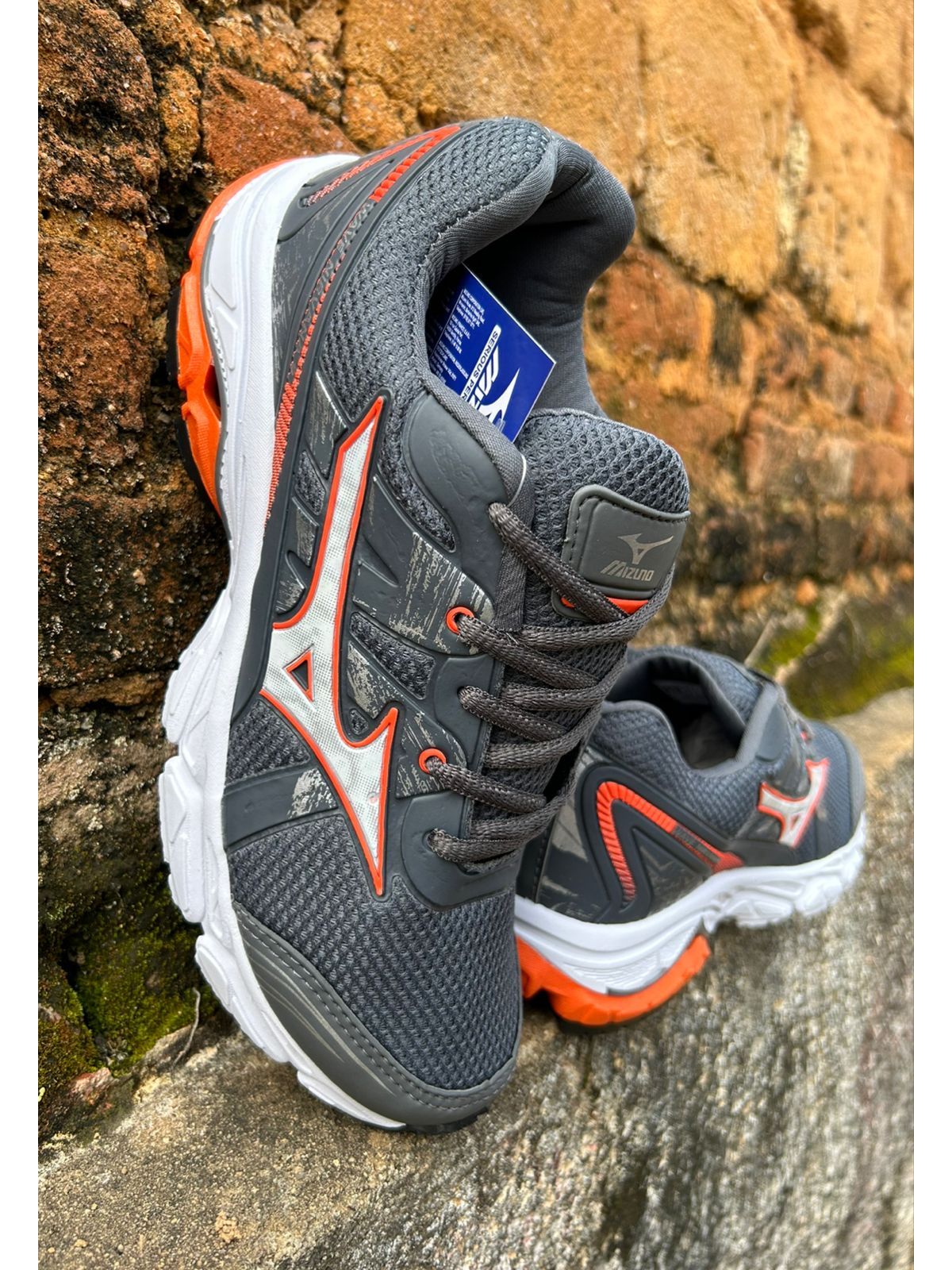 Tênis Wave Nirvana 9 Masculino Mizuno Grafite/Laranja - Image 3