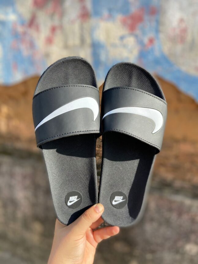 Chinelo Slide Nike Masculino Simbolo Preto/Branco